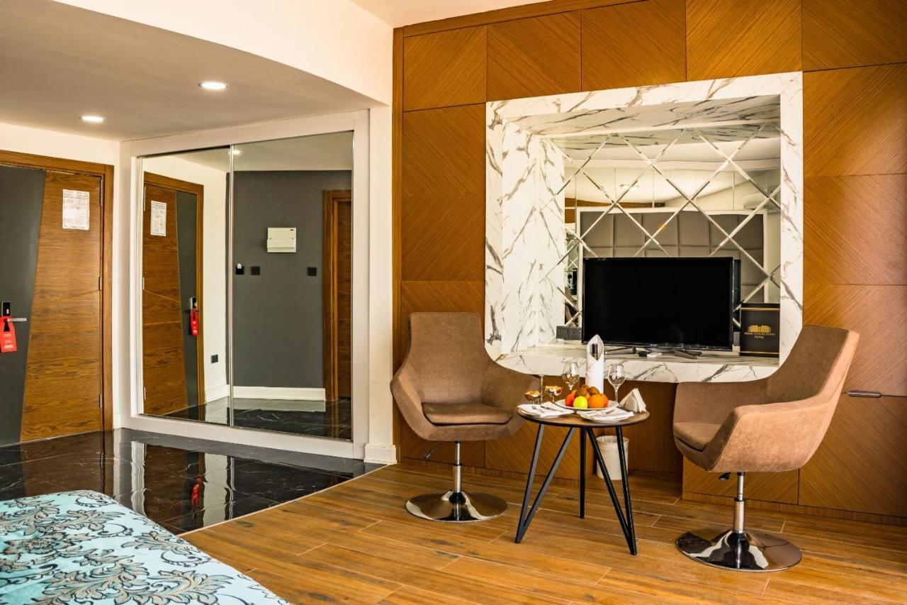 Novel Centre Point Hotel Фамагуста Екстер'єр фото