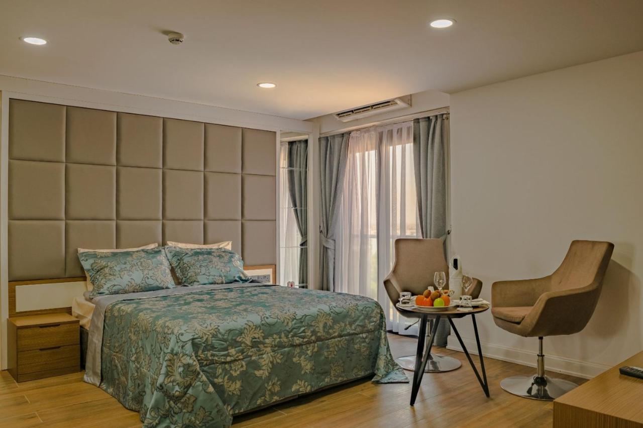 Novel Centre Point Hotel Фамагуста Екстер'єр фото
