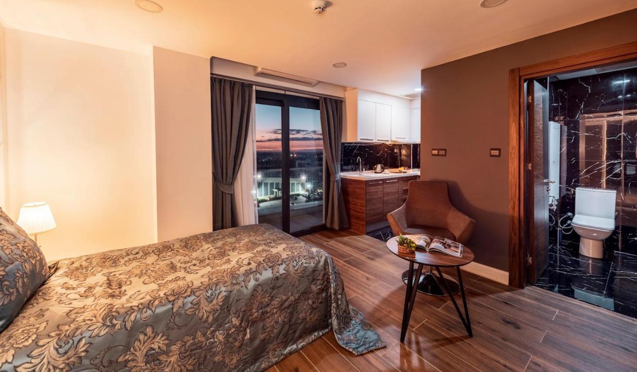 Novel Centre Point Hotel Фамагуста Екстер'єр фото